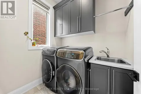 130 Pondcliffe Drive Kitchener ON N2R 0M4