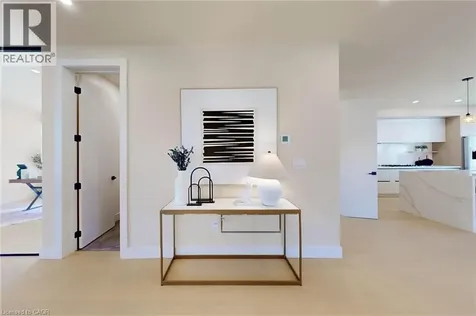 28 Dunsmore Gardens Toronto ON M3H 3M2