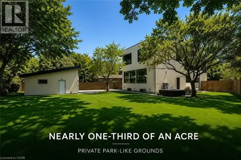 28 Dunsmore Gardens Toronto ON M3H 3M2