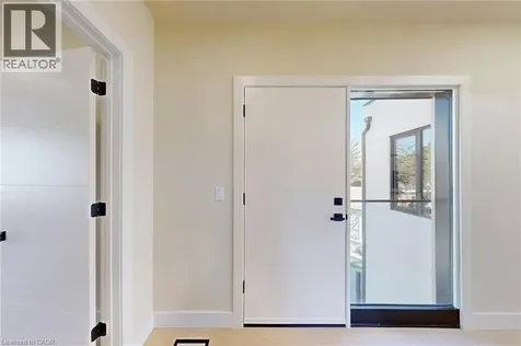 28 Dunsmore Gardens Toronto ON M3H 3M2