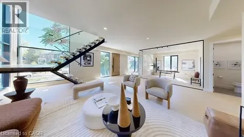 28 Dunsmore Gardens Toronto ON M3H 3M2