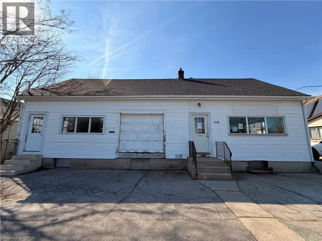 116 Charing Cross Street Brantford ON N3R 2H9