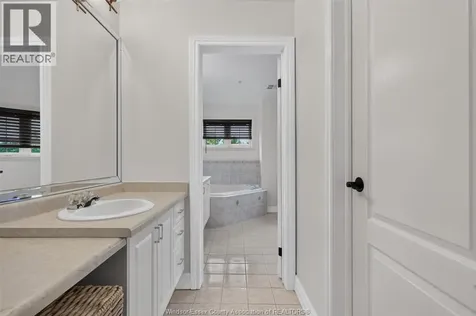 208 Crystal Bay Drive Amherstburg ON N9V 4A6