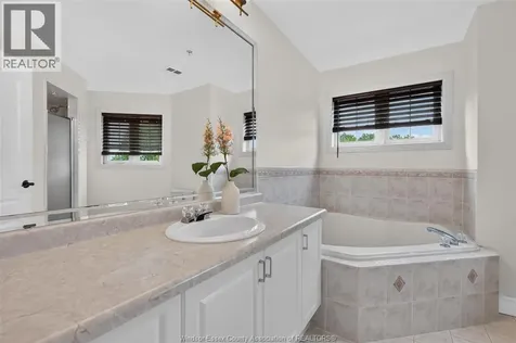 208 Crystal Bay Drive Amherstburg ON N9V 4A6