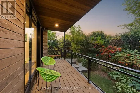 127 Peridot Private Ottawa ON K2C 3M3