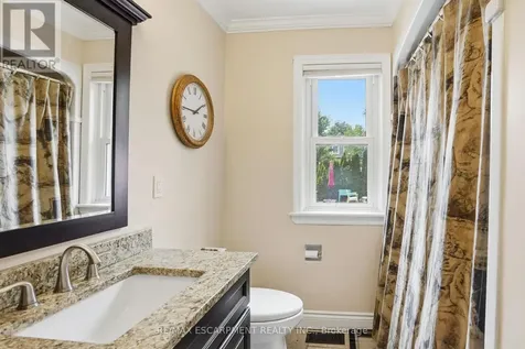 950 North Shore Boulevard West Burlington (bayview) ON L7T 1B1