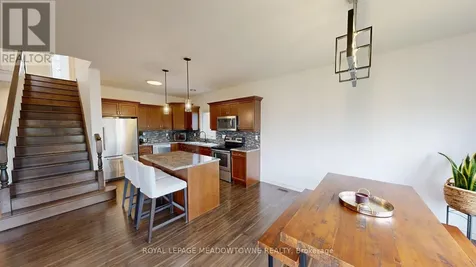 30 Jacklin Court Central Elgin ON N5R 5V1