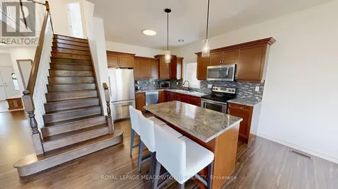 30 Jacklin Court Central Elgin ON N5R 5V1