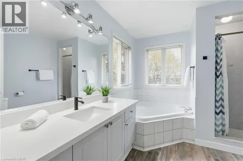 5010 Bunton Crescent Burlington ON L7L 6H2