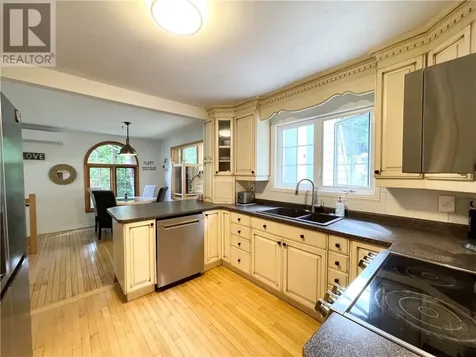 13 Lancaster Drive Sudbury ON P3E 3R5