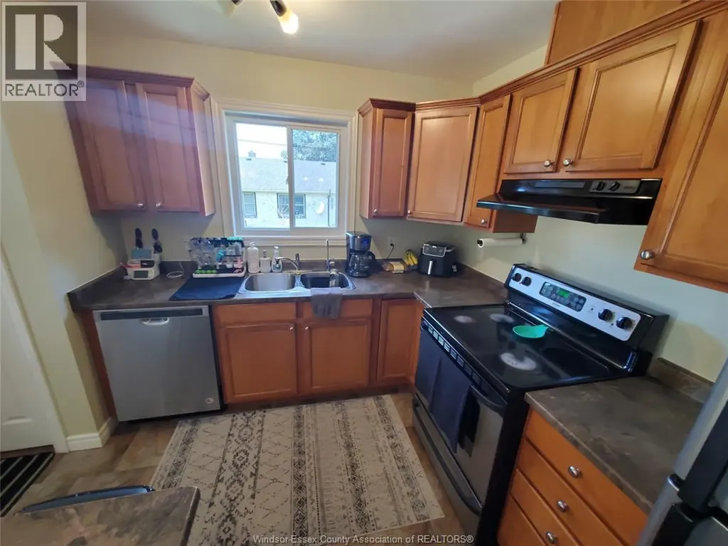1710 Northway Windsor ON N9B 1X9