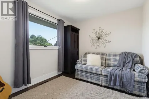 365 Cosburn Crescent Burlington (shoreacres) ON L7L 2W5