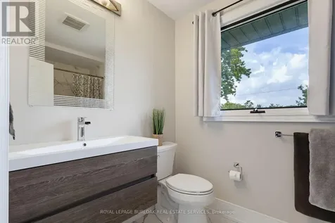 365 Cosburn Crescent Burlington (shoreacres) ON L7L 2W5