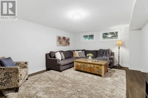 365 Cosburn Crescent Burlington (shoreacres) ON L7L 2W5