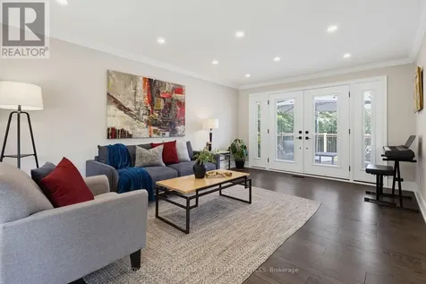 365 Cosburn Crescent Burlington (shoreacres) ON L7L 2W5