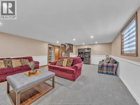 24 Camelot Leamington ON N8H 4V6