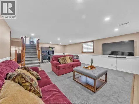 24 Camelot Leamington ON N8H 4V6