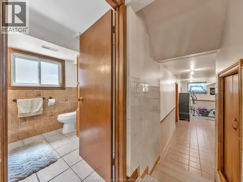 24 Camelot Leamington ON N8H 4V6