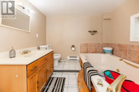 376 Burwell Street London East (east G) ON N6B 2W2