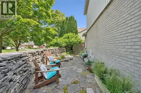 16 Manitoulin Crescent Kitchener ON N2A 3J4