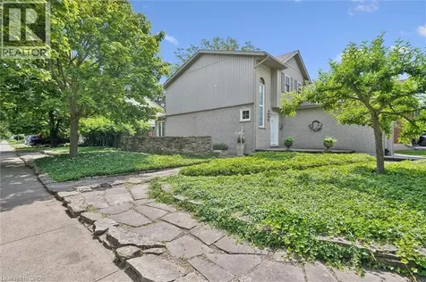 16 Manitoulin Crescent Kitchener ON N2A 3J4