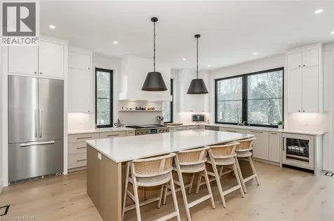 11 Glen Eagle Court Huntsville ON P1H 1B1