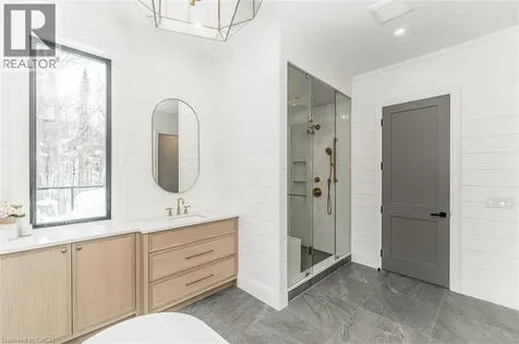 11 Glen Eagle Court Huntsville ON P1H 1B1