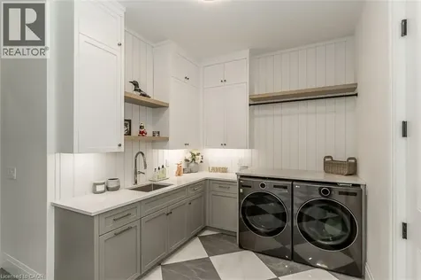 11 Glen Eagle Court Huntsville ON P1H 1B1