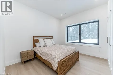 11 Glen Eagle Court Huntsville ON P1H 1B1