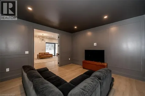 11 Glen Eagle Court Huntsville ON P1H 1B1