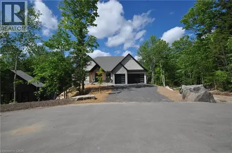 11 Glen Eagle Court Huntsville ON P1H 1B1