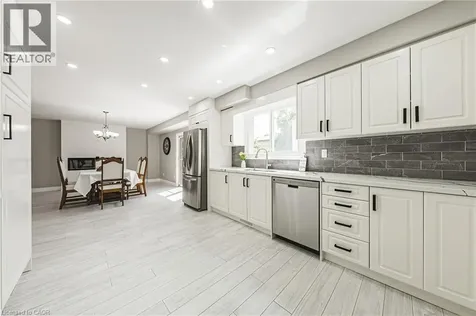 39 Parkwood Crescent Hamilton ON L8V 4Z9