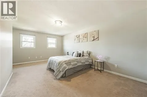 39 Parkwood Crescent Hamilton ON L8V 4Z9