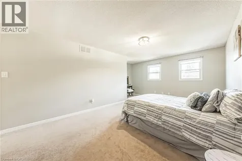 39 Parkwood Crescent Hamilton ON L8V 4Z9