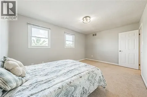 39 Parkwood Crescent Hamilton ON L8V 4Z9