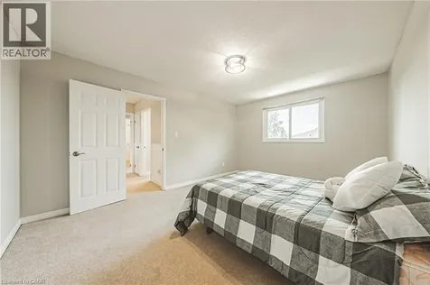 39 Parkwood Crescent Hamilton ON L8V 4Z9