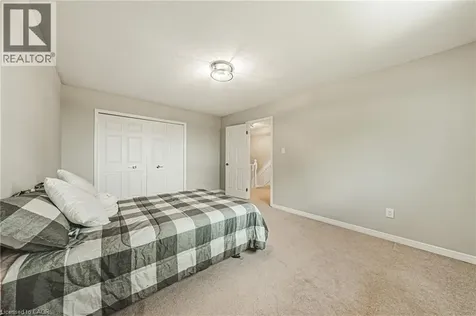 39 Parkwood Crescent Hamilton ON L8V 4Z9