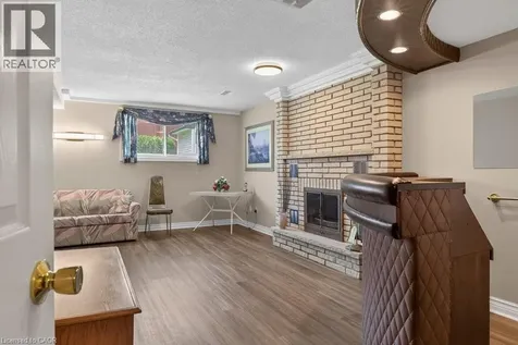 409 Mohawk Road West Hamilton ON L9C 1W5