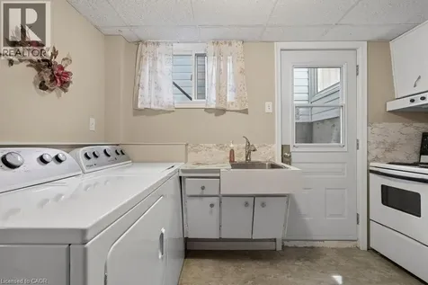 409 Mohawk Road West Hamilton ON L9C 1W5