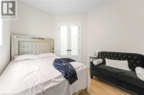 130 Pondcliffe Drive Kitchener ON N2R 0M4