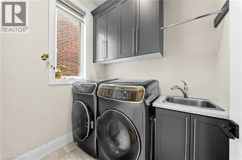 130 Pondcliffe Drive Kitchener ON N2R 0M4