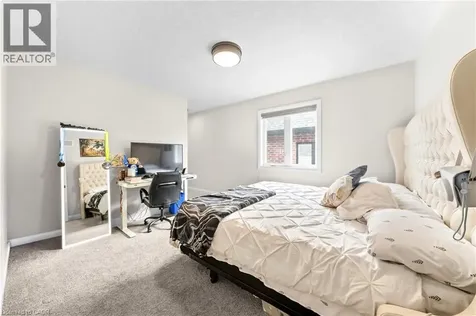 130 Pondcliffe Drive Kitchener ON N2R 0M4