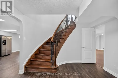 31 Fanterra Way Ottawa ON K1T 3Y7