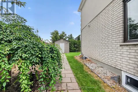 31 Fanterra Way Ottawa ON K1T 3Y7