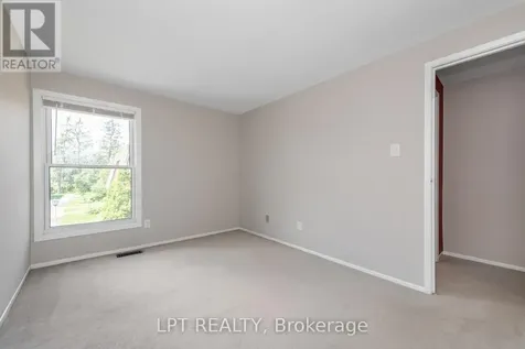 2286 Cotters Crescent Ottawa ON K1V 8Y6