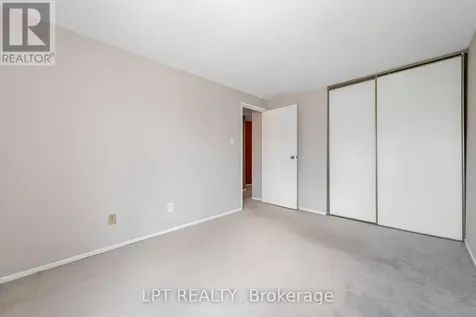 2286 Cotters Crescent Ottawa ON K1V 8Y6