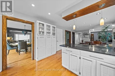 800 Fairwinds Terrace Ottawa ON K1C 2X6