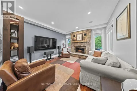 800 Fairwinds Terrace Ottawa ON K1C 2X6