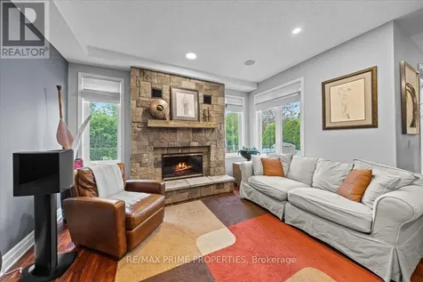 800 Fairwinds Terrace Ottawa ON K1C 2X6