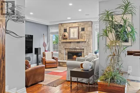 800 Fairwinds Terrace Ottawa ON K1C 2X6